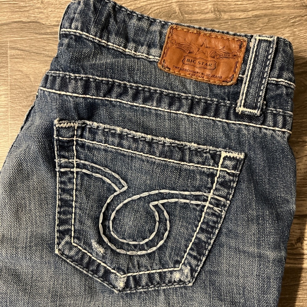 Big Star Liv Dark Wash Boot Cut Low Rise Distressed Blue Jeans Size 32R (33x32)